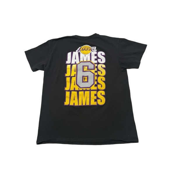 Lakers LeBron James T-shirt Size Large - Picture 3 of 5